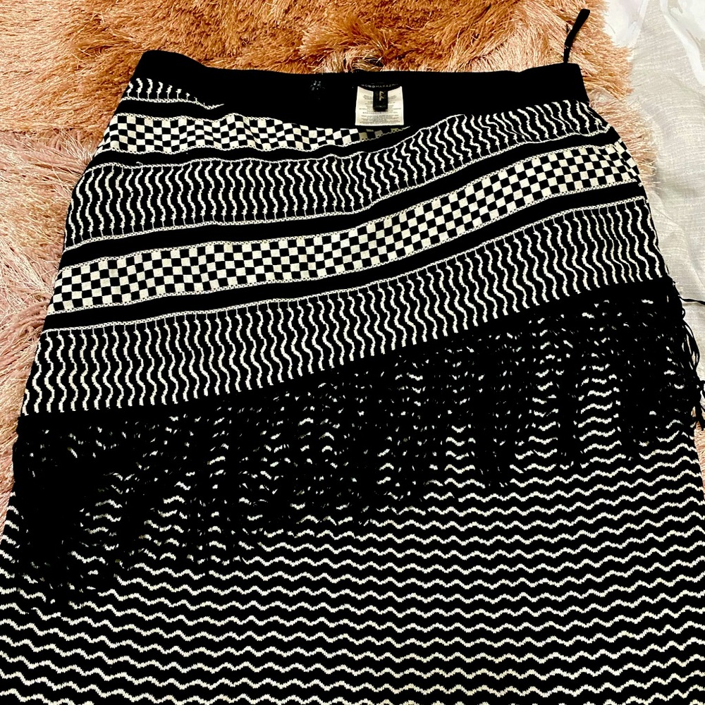 Gently used bcbgmaxazria fringe skirt